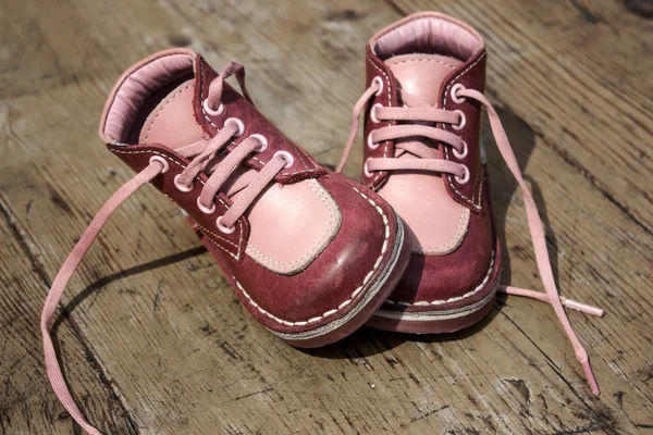 Детские кожаные туфли — стоковое фото