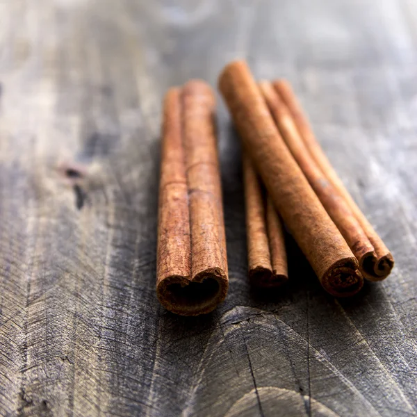 Cinnamon sticks — Stock Photo, Image