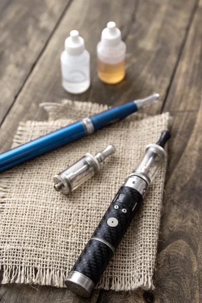Advanced vaping device, E-cigarette on table — Stock Photo, Image