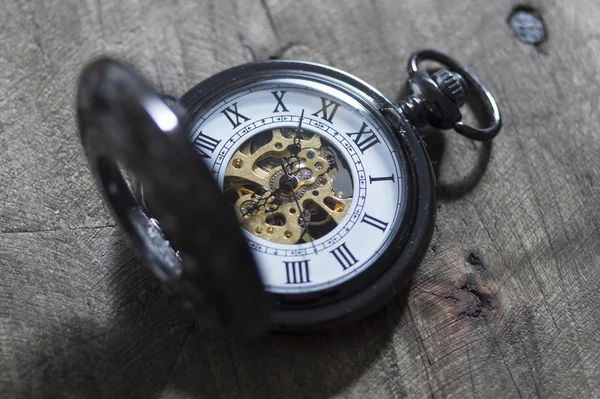 Vecchio orologio da tasca — Foto Stock