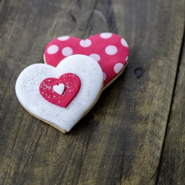Gingerbread heart  on rustic wooden background. — Stock Photo, Image