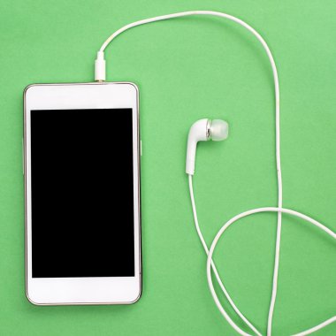  Kulaklık ile akıllı telefon 