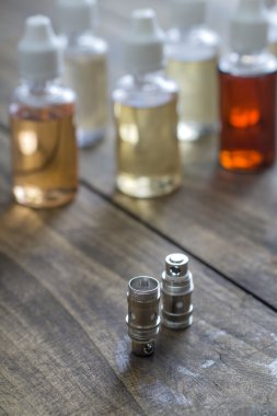 E-sigara için farklı yeniden doldurmak şişe