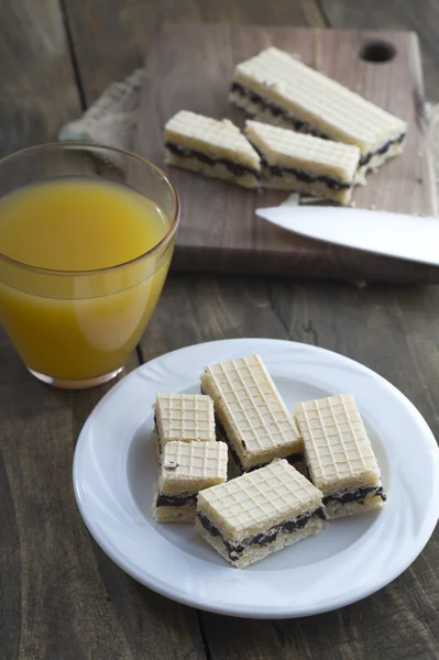 Waffle cake with  chocolate and juice — Stock Photo, Image