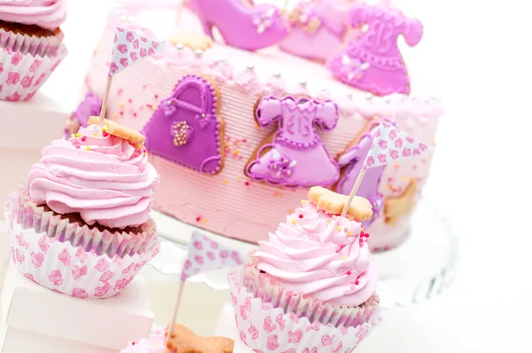 粉红色和紫色女孩生日蛋糕 — 图库照片