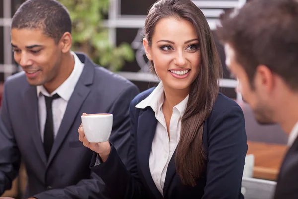 Réunion d'affaires dans un café — Photo