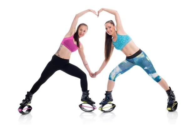 Chicas jóvenes en los zapatos de kangoo — Foto de Stock