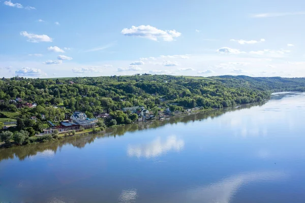多瑙河附近 Novi Sad 的全景视图 — 图库照片