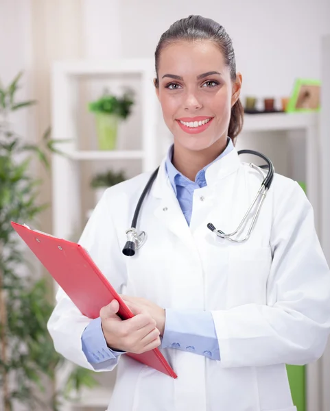 Portrait of a Friendly smiling female doctor — Stock Photo, Image