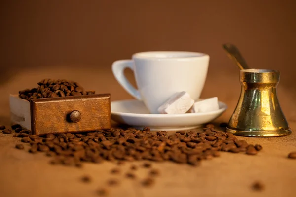 Mill,and other accessories for the coffee in an old-style — Stock Photo, Image