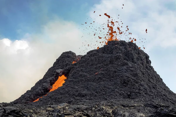 Kráter Vulkánu Erupce Sopky Fagradalsfjall Islandu Unikátní Přírodní Atrakce — Stock fotografie