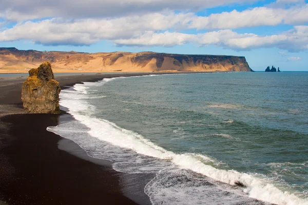 Isländischer schwarzer Sandstrand — Stockfoto