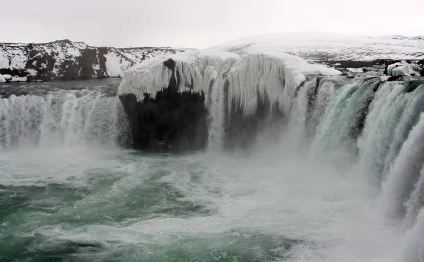 Zmrazené islandský vodopád - Godafoss — Stock fotografie