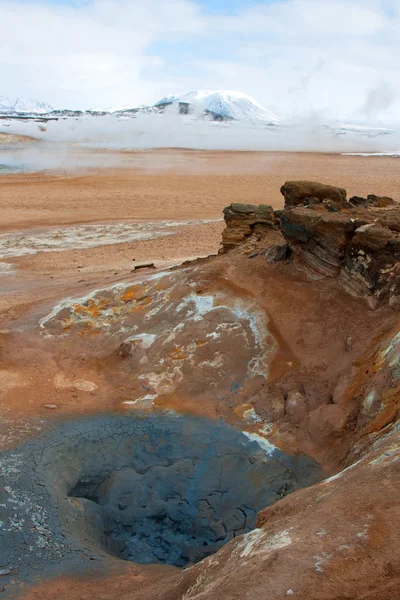 Hverir geothermisch gebied in het noorden van IJsland. — Stockfoto