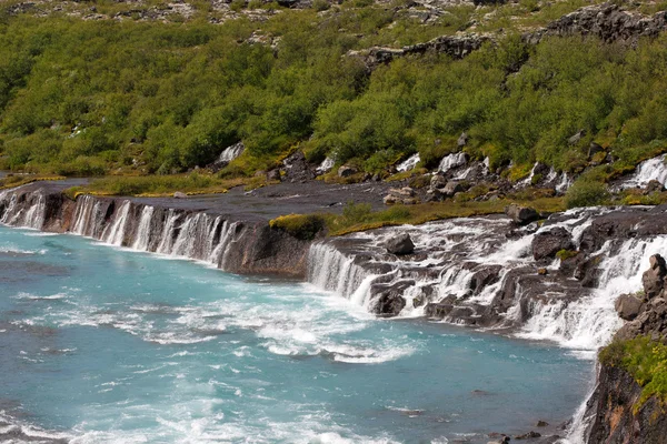 Hraunfossar καταρράκτη το καλοκαίρι. Ισλανδία. — Φωτογραφία Αρχείου