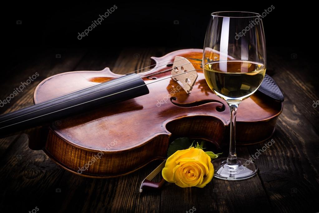Violin, wine and yellow rose — Stock Photo © icefront 104886864