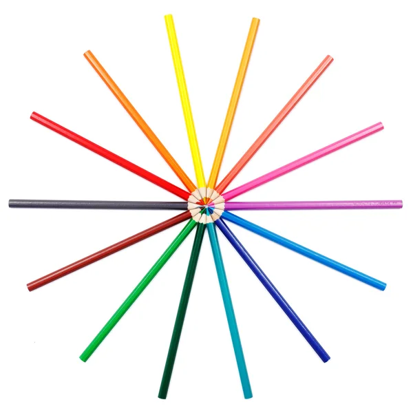 Crayons colorés en arrangement radial — Photo