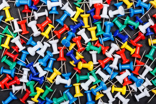 Kleurrijke push pins — Stockfoto