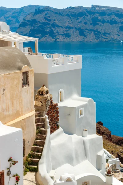 Ancienne et nouvelle maison à Oia, Santorin — Photo