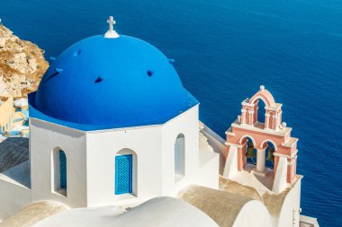 Oia, Santorini mavi kubbe ile Rum Kilisesi