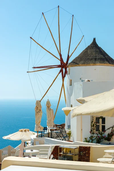 Moinho de vento e apartamento em Santorini — Fotografia de Stock