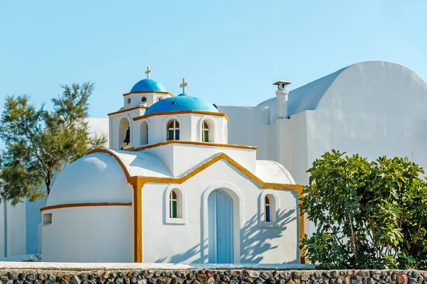 Piccola chiesa greca a Santorini — Foto Stock