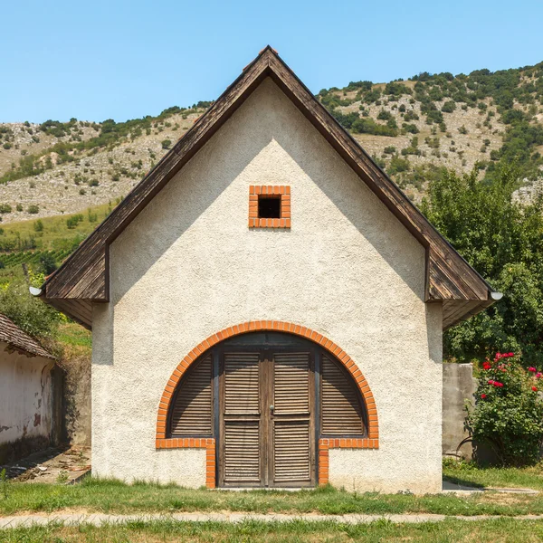 Čelní pohled na maďarské víno dům — Stock fotografie