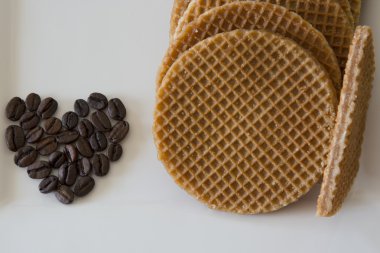 Karamel Stroopwafels ve kahve çekirdekleri