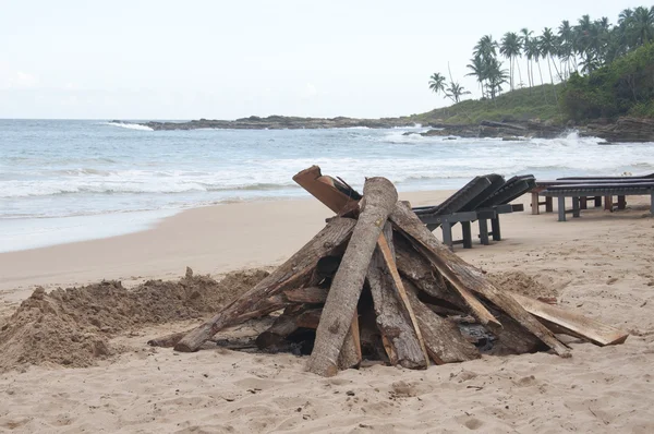 Preparation for a Bonfire at the Beach — Stock Photo, Image