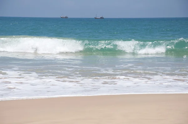 Boats sailing in the Indian Ocean — Stock Photo, Image