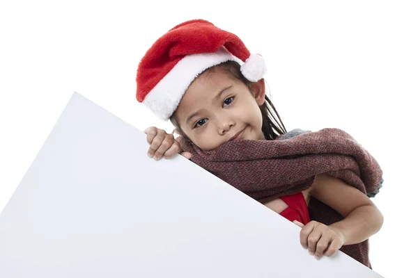 Portrait Une Petite Fille Heureuse Portant Chapeau Père Noël Posant — Photo