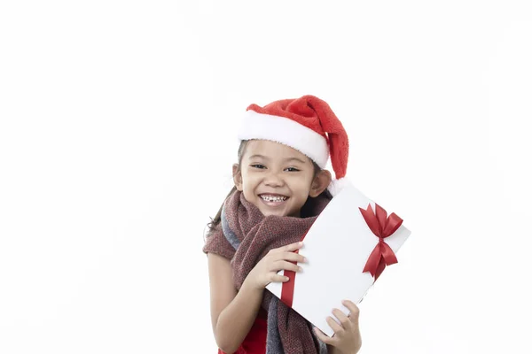 Asyalı Çocuk Elinde Noel Hediyesi Kutusuyla Beyaz Arka Planda Izole — Stok fotoğraf