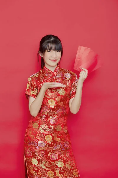 Porträt Schöne Junge Asiatische Nette Frau Tragen Chinesisches Kleid Mit — Stockfoto