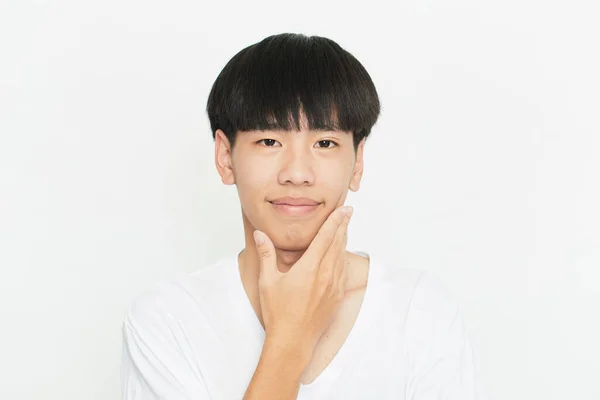 Close Portret Van Een Knappe Jonge Aziatische Man Witte Achtergrond — Stockfoto