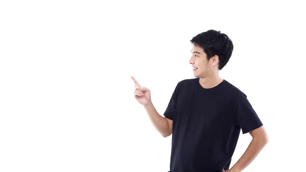 Asiático Hombre Usando Casual Negro Camiseta Apuntando Mano Vacío Espacio — Foto de Stock