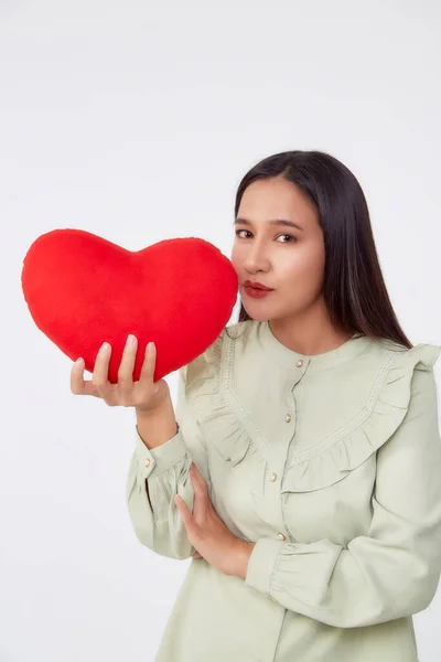 Skönhet Ung Brunett Asiatisk Kvinna Bär Grön Skjorta Stående Håll — Stockfoto