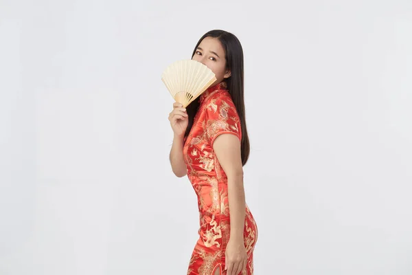 Atractiva Hermosa Joven Mujer Asiática Tradicional Vestido Rojo Cheongsam Celebración — Foto de Stock