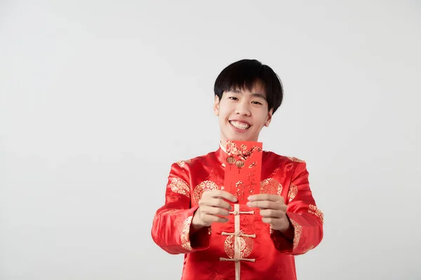 Young Asian Man Mandarin Collar Dress Holding Red Envelope Packet — Stock Photo, Image