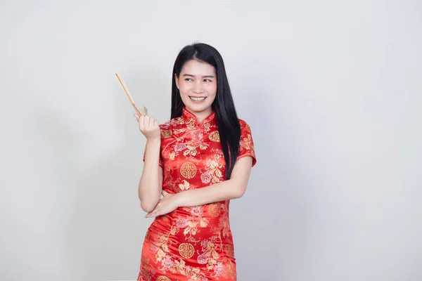 Ευτυχισμένο Κινεζικό Νέο Έτος Ασιατική Γυναίκα Φορώντας Παραδοσιακό Φόρεμα Cheongsam — Φωτογραφία Αρχείου
