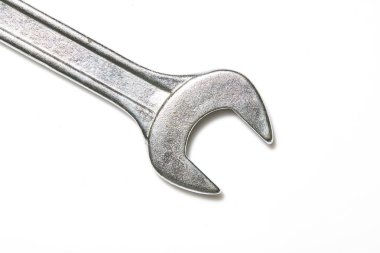 İngiliz anahtarı beyaz arkaplanda izole edilmiş. Üst Manzara. Kesme yolu