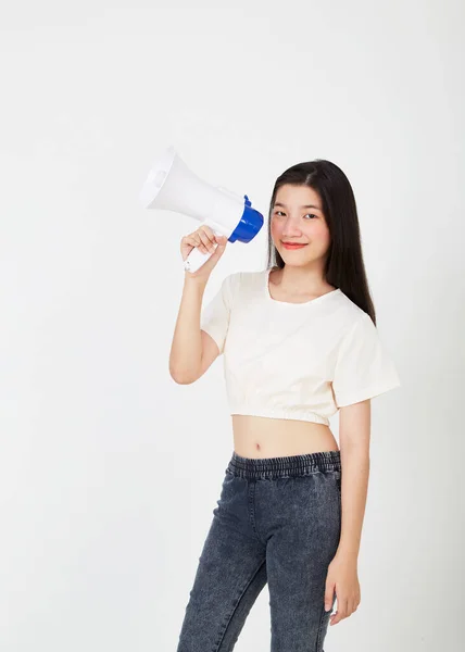 Jovem Bela Morena Mulher Asiática Vestindo Uma Camisa Branca Jeans — Fotografia de Stock