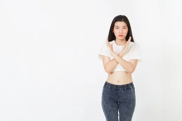 Portrait Une Jeune Femme Asiatique Sérieuse Montrant Geste Croisé Des — Photo