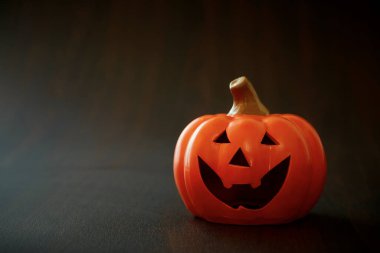 Cadılar Bayramı Balkabağı eski ahşap zemin üzerine