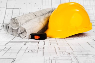 Sarı başlık, mezura ve proje çizimleri