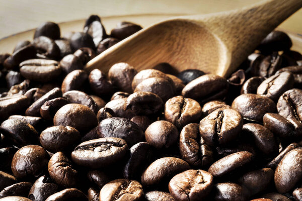 Кофейные зёрна. Селективный фокус.