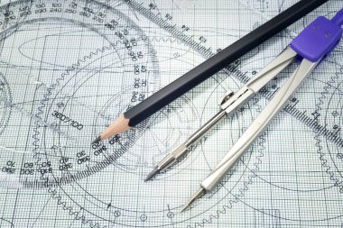çizim, açıölçer, kalem ve pusulalar