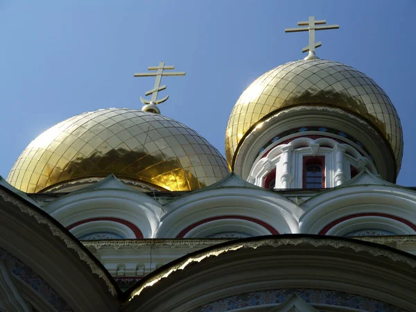 Widok Złote Kopuły Bułgarskiego Kościoła Prawosławnego — Zdjęcie stockowe