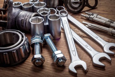 araçlar ve eski otomatik parçalar