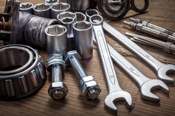 araçlar ve eski otomatik parçalar