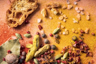 Mutfak sahasında çeşitli baharatlar